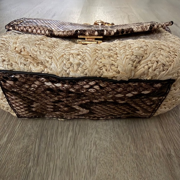 CARPISA Women’s Small Cream and faux Snake skin Purse/Crossbody - Picture 6 of 15